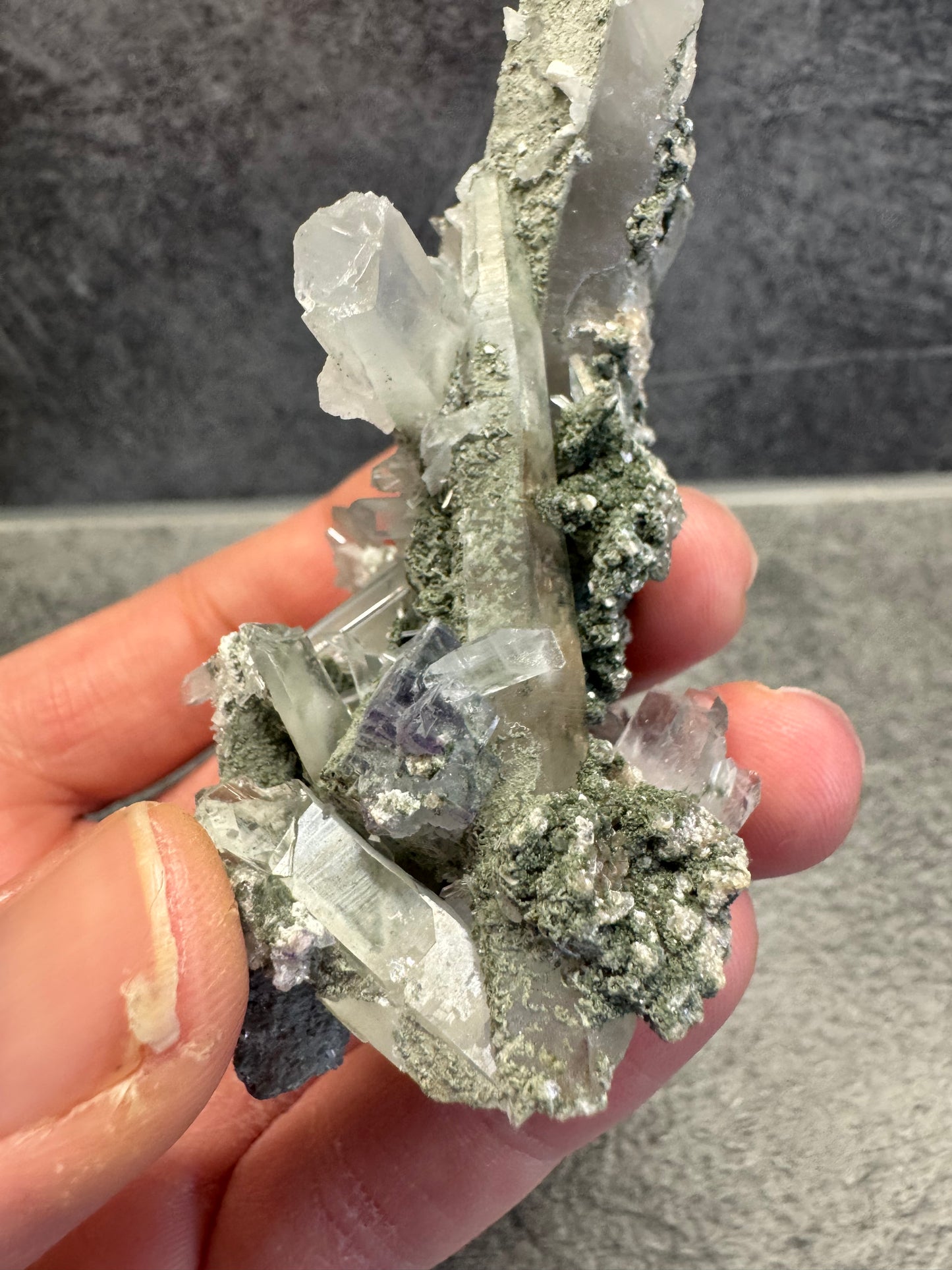 Kloriitti kvartsi, Yaogangxian fluoriitilla
