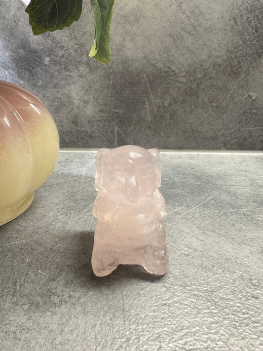 Icy Ruusukvartsi norsu siivillä