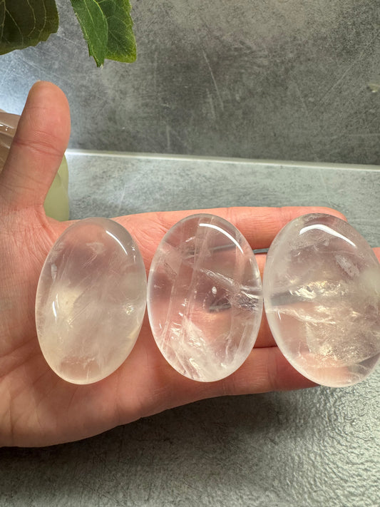 Icy Ruusukvartsi kämmenkivi